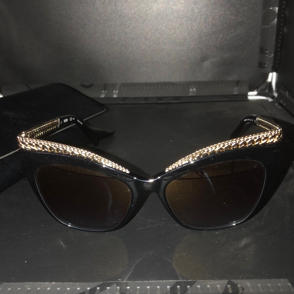 Moschino sunglasses